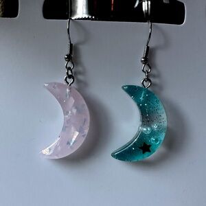 Handmade resin moon earrings 🩵